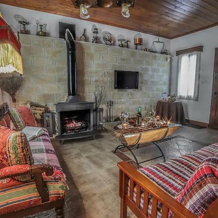 Lofou Traditional House ภายนอก รูปภาพ